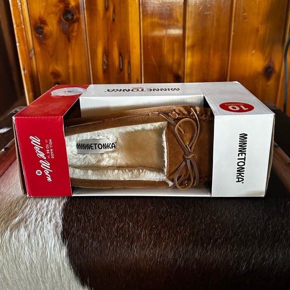 NIB Minnetonka Moccasin Women's Britt
Trapper Slipper - Picture 5 of 7